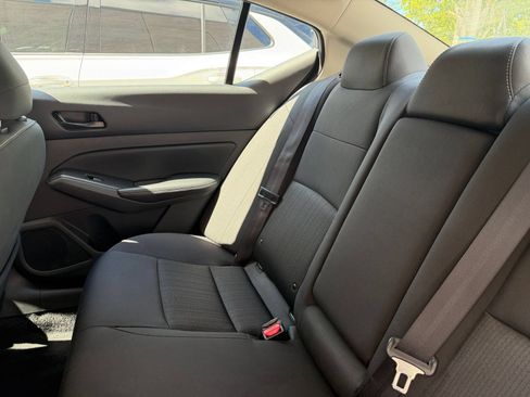 Used 2025 Nissan Altima 2.5 SV FWD image 34