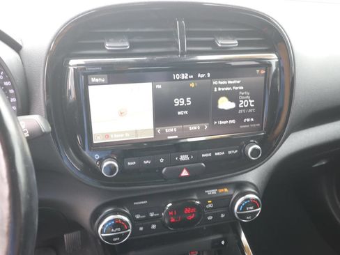 Used 2020 Kia Soul EX FWD image 19