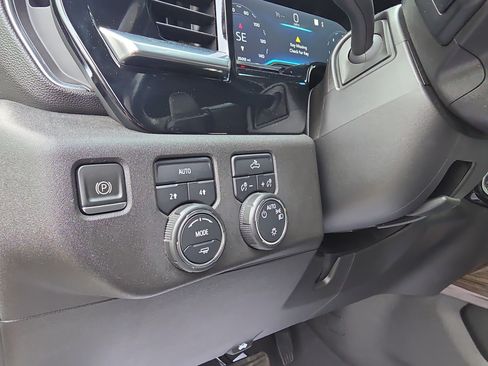 Used 2023 Chevrolet Silverado 1500 LT w/ Leather Package image 14