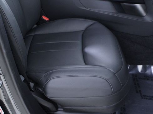 Used 2024 Land Rover Range Rover Sport SE image 18