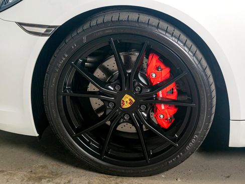 Used 2018 Porsche 718 Boxster S image 18