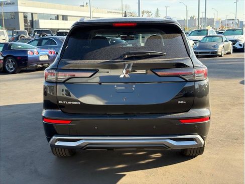 New 2026 Mitsubishi Outlander SEL Black Edition image 6