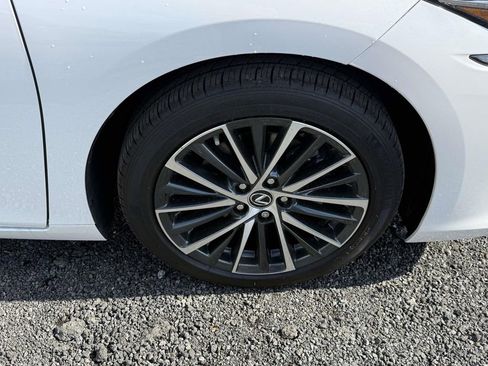 Used 2024 Lexus ES 350 Premium w/ Premium Package FWD image 7