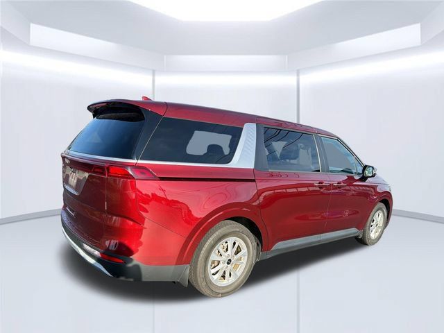 Used 2023 Kia Carnival LX FWD image 5