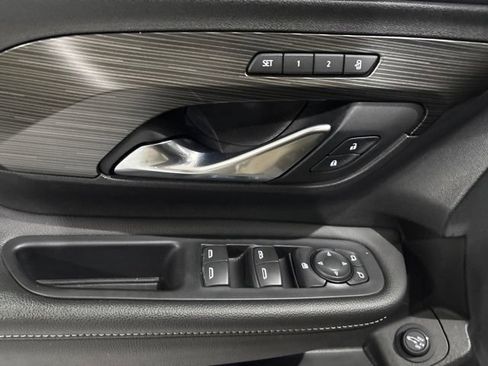 Used 2022 GMC Terrain SLT w/ Infotainment Package II FWD image 15