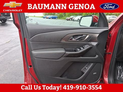 Used 2023 Chevrolet Traverse Premier w/ LPO, Floor Liner Package AWD/4WD image 10