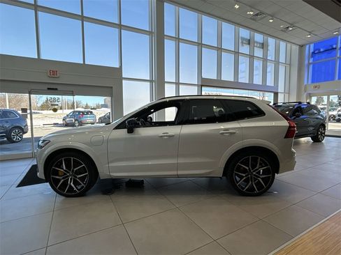 Certified 2024 Volvo XC60 T8 Polestar w/ Protection Package Premier image 5