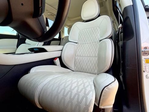 Used 2021 Lincoln Aviator Black Label AWD/4WD image 7