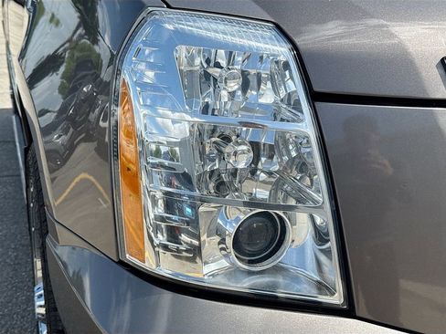 Used 2014 Cadillac Escalade Luxury AWD/4WD image 40
