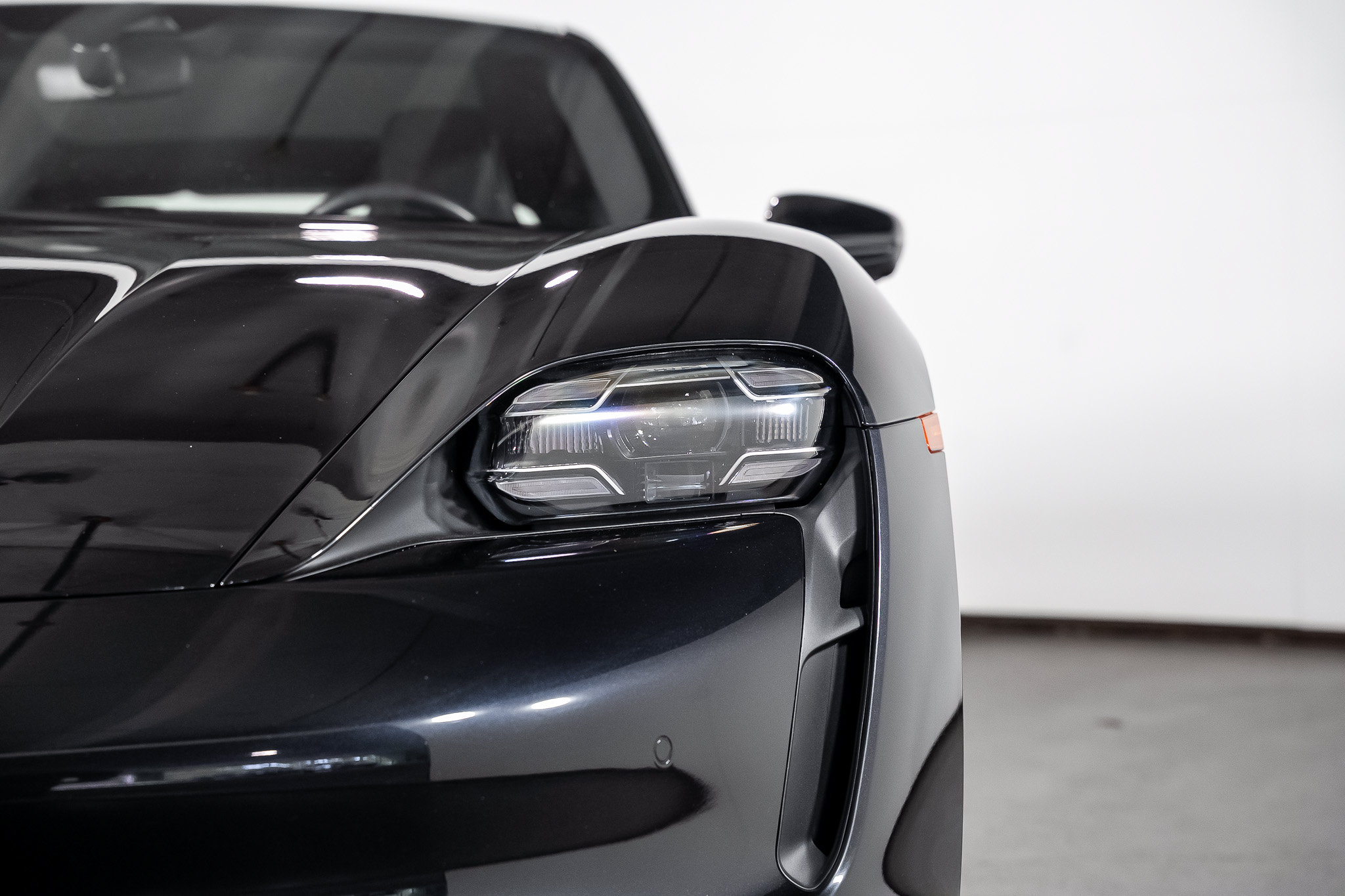 Used 2024 Porsche Taycan 4S AWD/4WD image 5