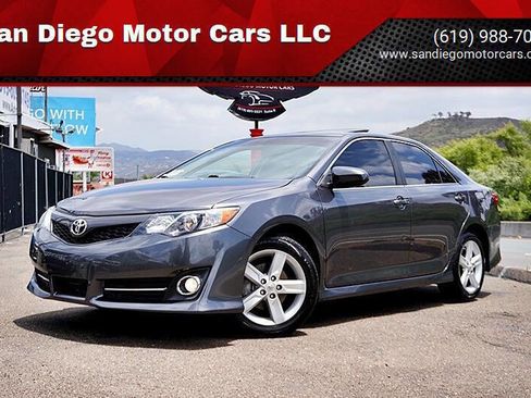 Used 2013 Toyota Camry SE w/ Leather Pkg FWD image 1