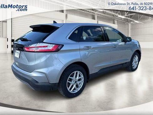 Used 2022 Ford Edge SEL AWD/4WD image 3