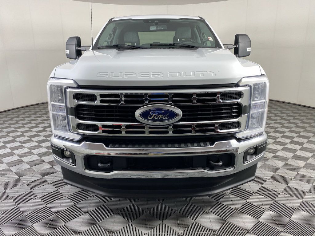Used 2023 Ford F250 XLT AWD/4WD image 4