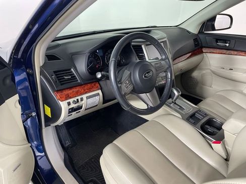 Used 2010 Subaru Outback 3.6R Limited AWD/4WD image 3