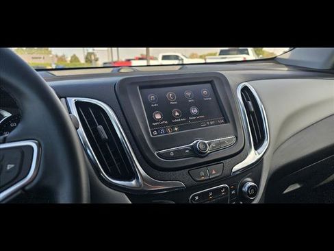 Used 2024 Chevrolet Equinox LT image 14