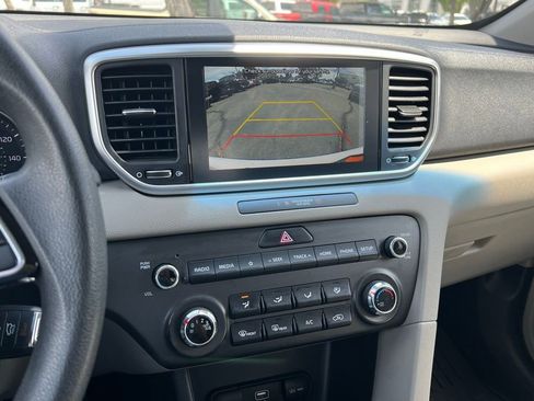 Used 2020 Kia Sportage LX AWD/4WD image 34