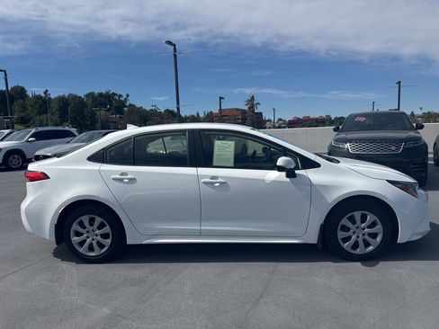 Used 2023 Toyota Corolla LE image 4