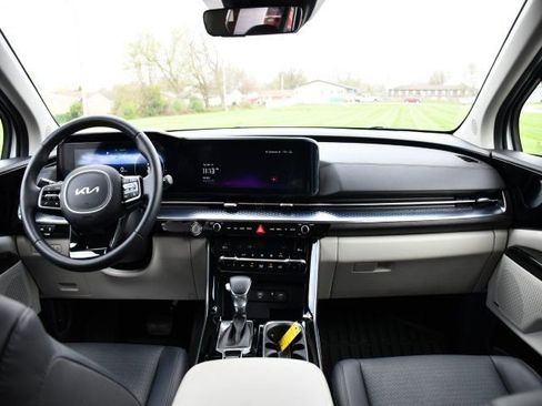 Used 2024 Kia Carnival SX Prestige image 25