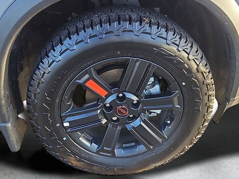 Used 2025 Nissan Rogue SV image 9