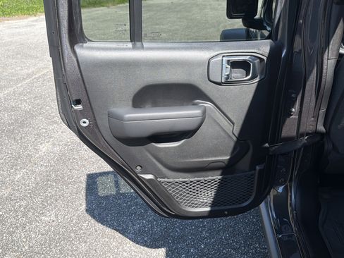 New 2025 Jeep Wrangler Willys AWD/4WD image 23