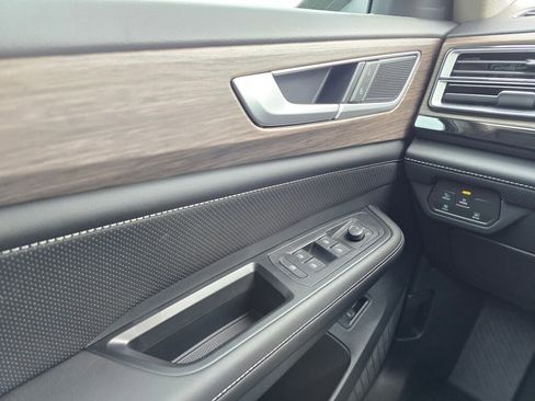 New 2026 Volkswagen Atlas SEL AWD/4WD image 28