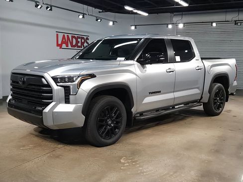 New 2026 Toyota Tundra Limited AWD/4WD image 3