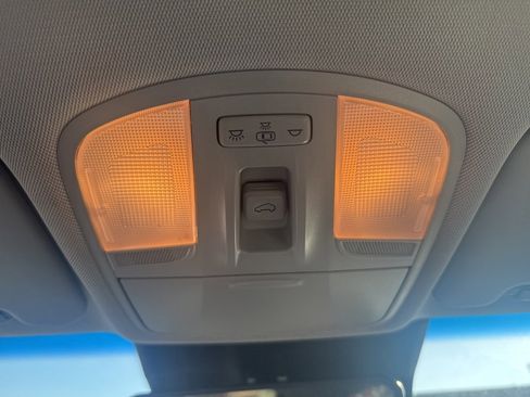 Used 2022 Hyundai Kona Limited image 18