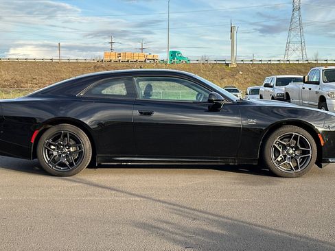 Used 2024 Dodge Charger R/T w/ Plus Group image 2
