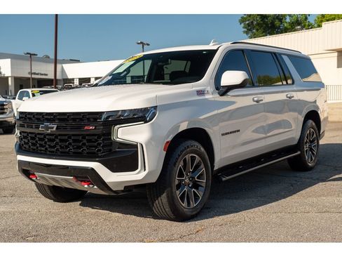 Used 2023 Chevrolet Suburban Z71 AWD/4WD image 4