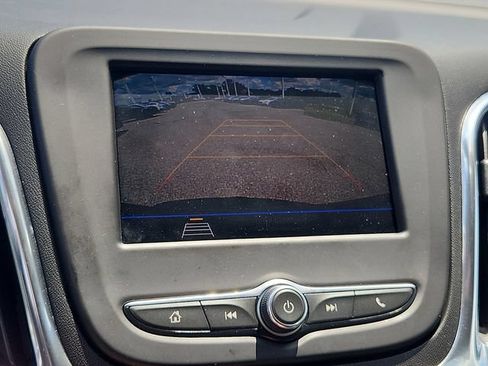 Used 2021 Chevrolet Equinox LT FWD image 17