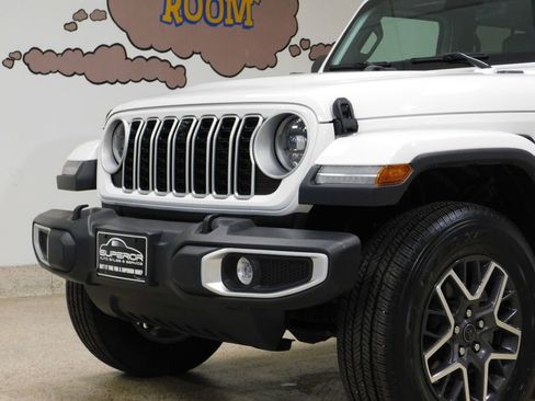 Used 2024 Jeep Wrangler Unlimited Sahara w/ Technology Group AWD/4WD image 13