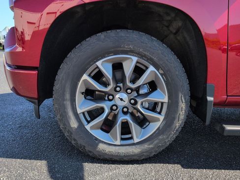 Certified 2023 Chevrolet Silverado 1500 RST w/ Z71 Off-Road Package AWD/4WD image 32