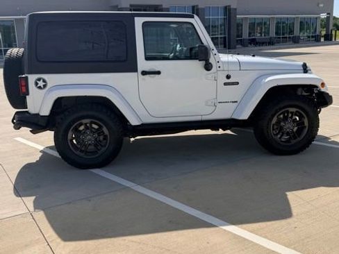 Used 2018 Jeep Wrangler Sport AWD/4WD image 10