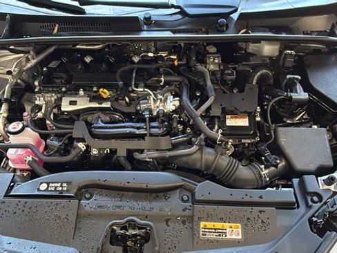Used 2024 Toyota Prius LE FWD image 24