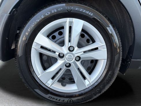 Certified 2025 Nissan Kicks Play S FWD image 24