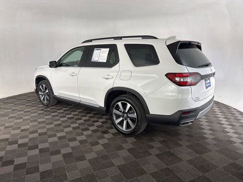 Certified 2025 Honda Pilot Elite image 10