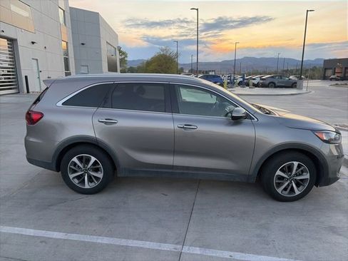 Used 2019 Kia Sorento EX FWD image 3