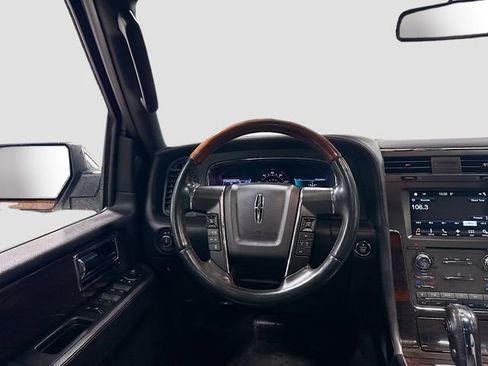 Used 2017 Lincoln Navigator L Reserve image 26
