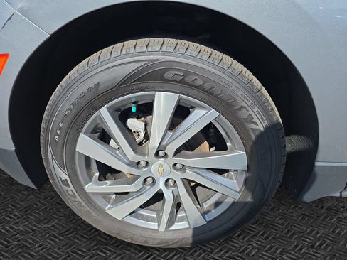 Used 2023 Chevrolet Equinox LT FWD image 11