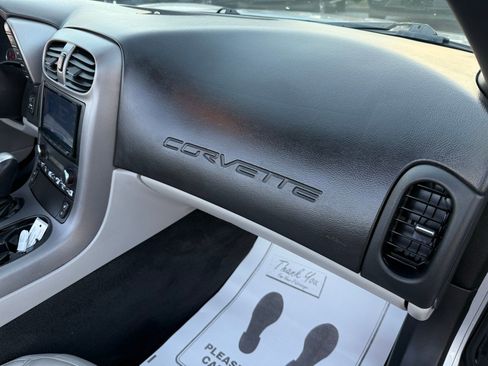 Used 2007 Chevrolet Corvette Convertible w/ Preferred Equipment Group image 18