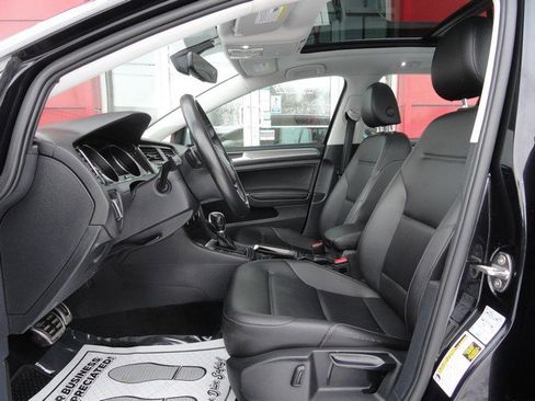 Used 2019 Volkswagen Golf Alltrack SE image 14