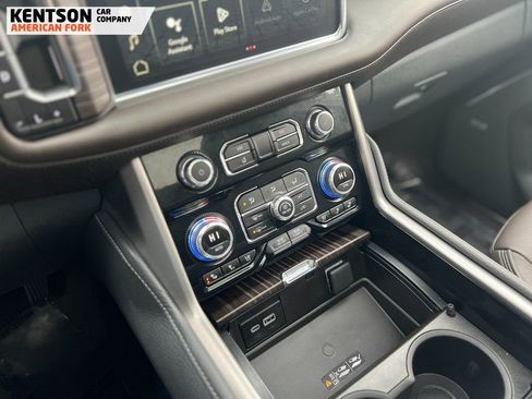 Used 2024 GMC Yukon Denali image 29