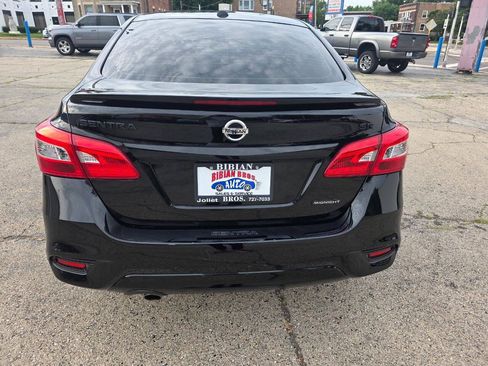 Used 2018 Nissan Sentra SR w/ Technology Package FWD image 3