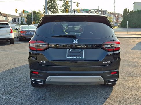 Used 2025 Honda Pilot Elite image 5