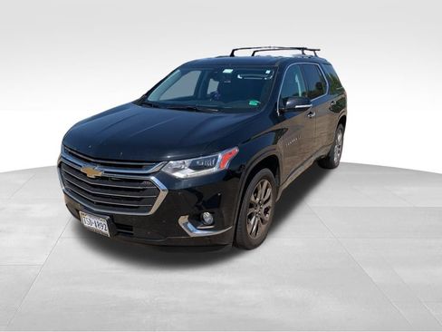 Used 2018 Chevrolet Traverse Premier w/ Driver Confidence II Package FWD image 3