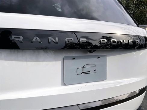 New 2026 Land Rover Range Rover Long Wheelbase SE image 26