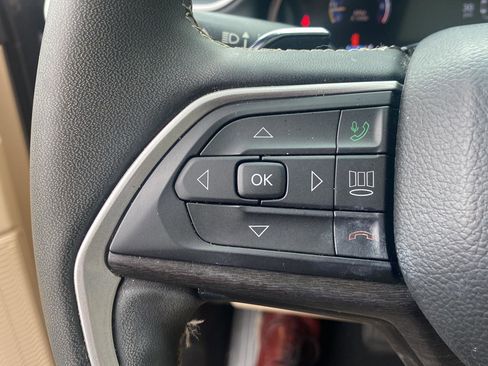 Used 2023 Jeep Grand Cherokee L Limited w/ Luxury Tech Group II image 21