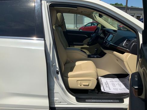 Used 2016 Toyota Highlander Limited Platinum AWD/4WD image 27