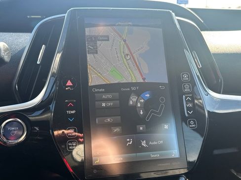 Used 2021 Toyota Prius Prime XLE image 21