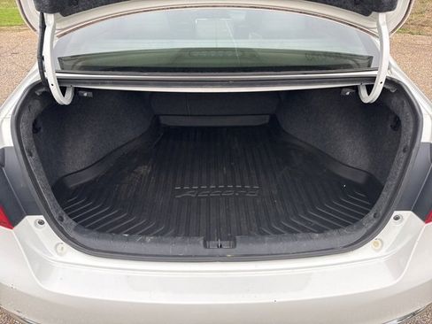 Used 2017 Honda Accord EX-L image 10